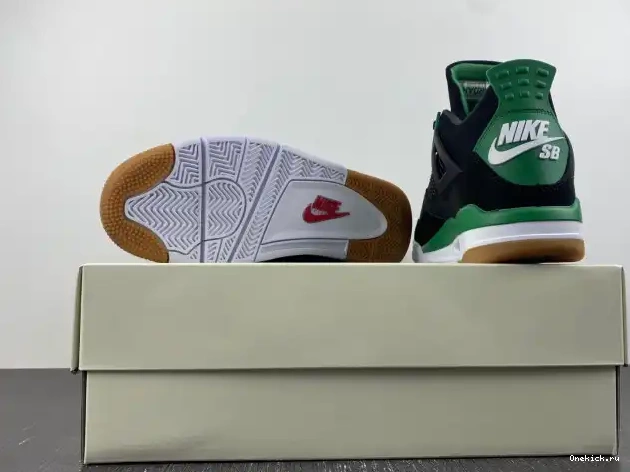 One Kick 4 DR5415-030 Retro SB Jordan 0628